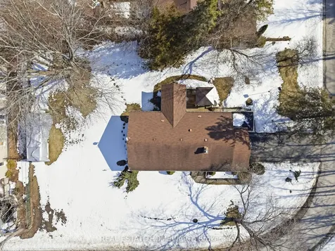 4 Wayne Crescent Quinte West ON K0K 1L0