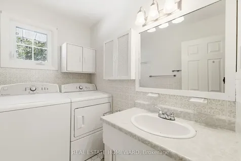 4 Wayne Crescent Quinte West ON K0K 1L0