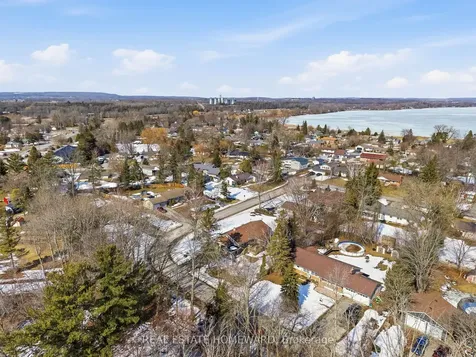 4 Wayne Crescent Quinte West ON K0K 1L0