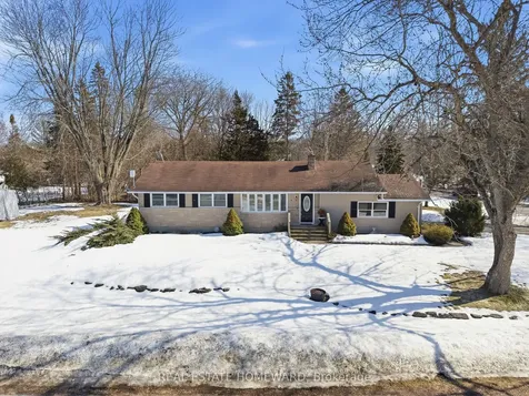 4 Wayne Crescent Quinte West ON K0K 1L0