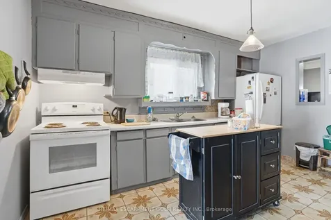 121 Gibson Avenue Hamilton ON L8L 6J9