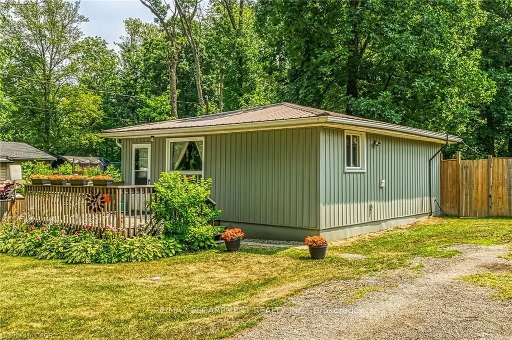 4 Nanticoke Valley Road Haldimand ON N0A 1L0