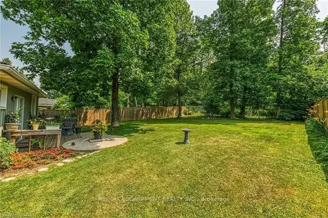4 Nanticoke Valley Road Haldimand ON N0A 1L0