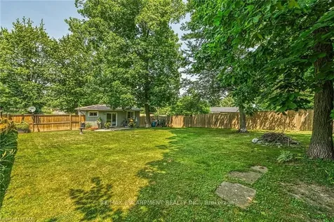 4 Nanticoke Valley Road Haldimand ON N0A 1L0