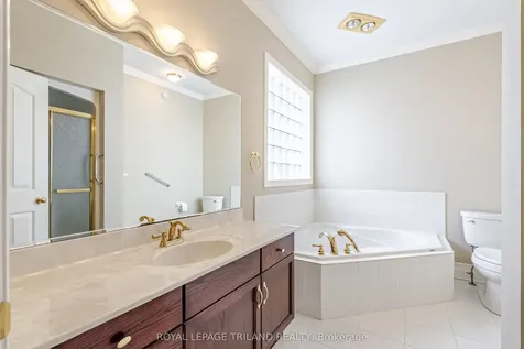 43 Pinehurst Drive Thames Centre ON N0L 1G2