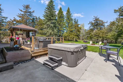 202 Huntingwood Drive Quinte West ON K8N 4Z5