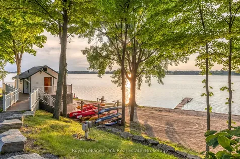 17 Hollow Lane Prince Edward County ON K0K 1P0