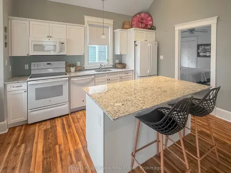 17 Hollow Lane Prince Edward County ON K0K 1P0
