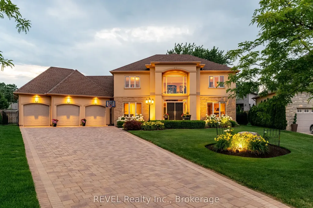 8881 Joseph Court Niagara Falls ON L2H 3P1