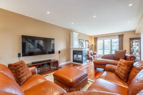 8881 Joseph Court Niagara Falls ON L2H 3P1