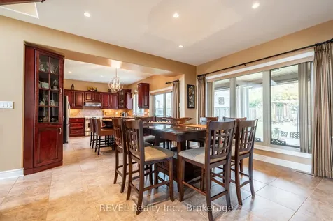 8881 Joseph Court Niagara Falls ON L2H 3P1
