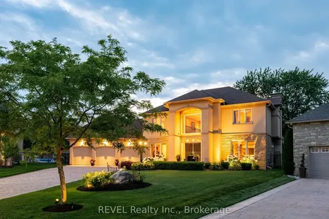 8881 Joseph Court Niagara Falls ON L2H 3P1