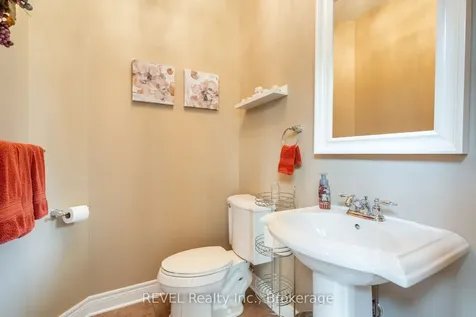 8881 Joseph Court Niagara Falls ON L2H 3P1