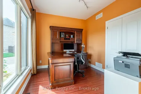 8881 Joseph Court Niagara Falls ON L2H 3P1