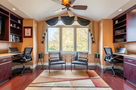 8881 Joseph Court Niagara Falls ON L2H 3P1