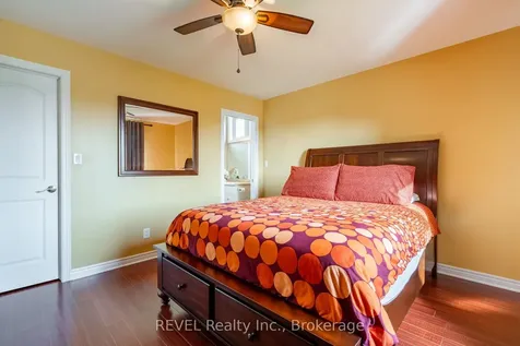 8881 Joseph Court Niagara Falls ON L2H 3P1