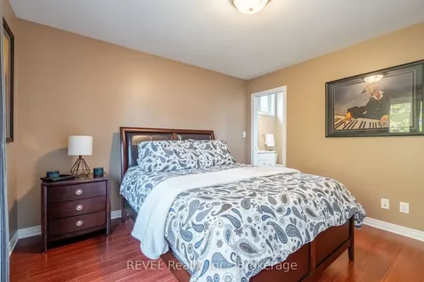 8881 Joseph Court Niagara Falls ON L2H 3P1
