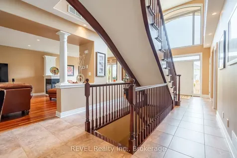 8881 Joseph Court Niagara Falls ON L2H 3P1