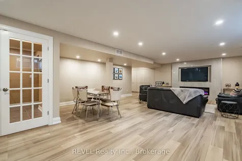8881 Joseph Court Niagara Falls ON L2H 3P1