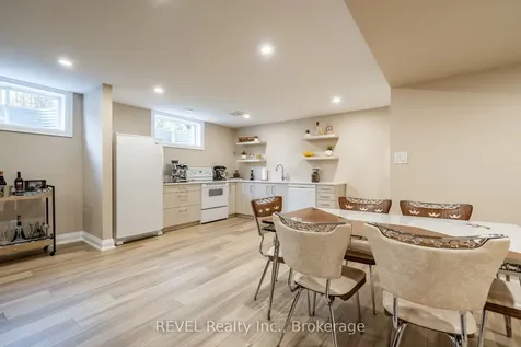 8881 Joseph Court Niagara Falls ON L2H 3P1