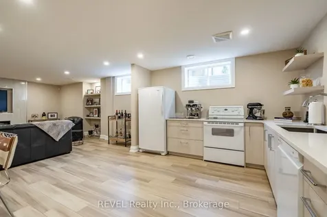 8881 Joseph Court Niagara Falls ON L2H 3P1