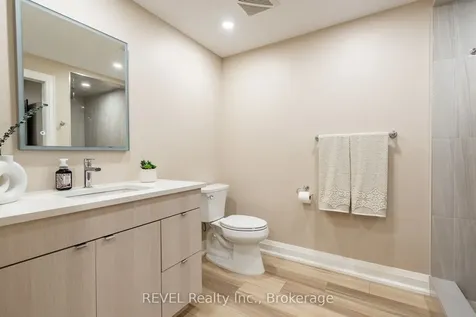 8881 Joseph Court Niagara Falls ON L2H 3P1