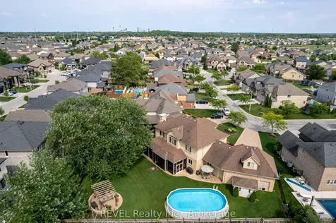 8881 Joseph Court Niagara Falls ON L2H 3P1