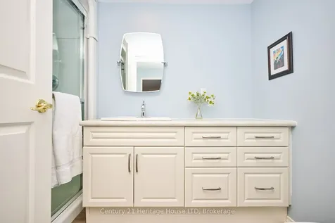 8111 Forest Glen Drive Niagara Falls ON L2H 2Y7