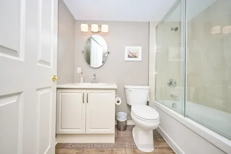 8111 Forest Glen Drive Niagara Falls ON L2H 2Y7