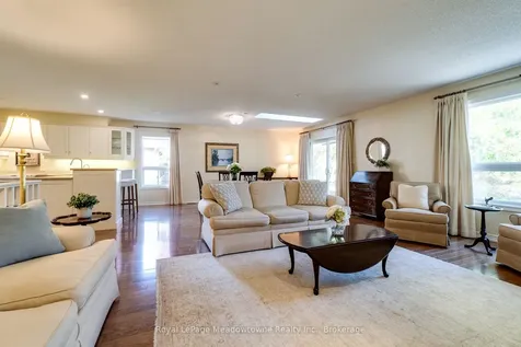 20 Arbordale Walk Guelph ON N1C 4X7