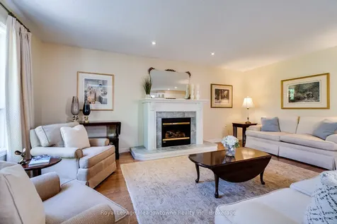 20 Arbordale Walk Guelph ON N1C 4X7