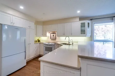 20 Arbordale Walk Guelph ON N1C 4X7