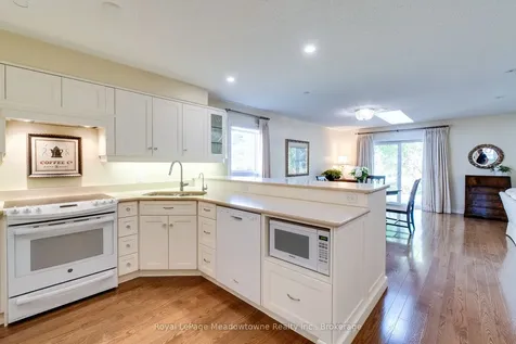 20 Arbordale Walk Guelph ON N1C 4X7