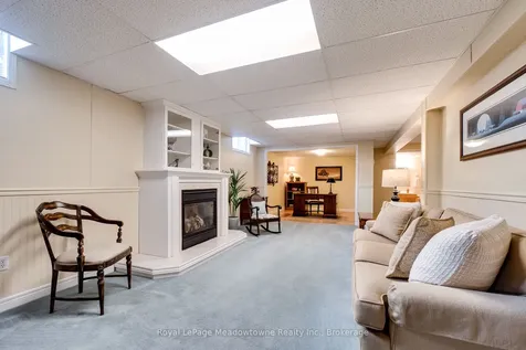 20 Arbordale Walk Guelph ON N1C 4X7
