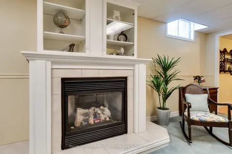 20 Arbordale Walk Guelph ON N1C 4X7