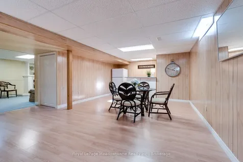 20 Arbordale Walk Guelph ON N1C 4X7