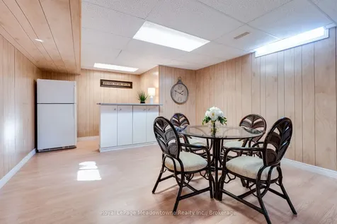 20 Arbordale Walk Guelph ON N1C 4X7