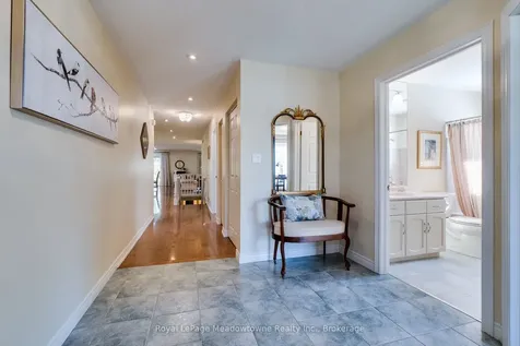 20 Arbordale Walk Guelph ON N1C 4X7