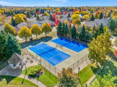 20 Arbordale Walk Guelph ON N1C 4X7