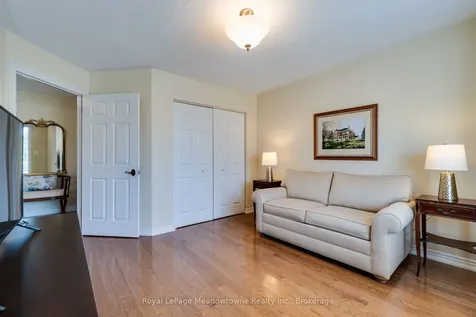 20 Arbordale Walk Guelph ON N1C 4X7