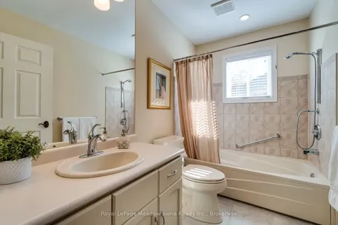 20 Arbordale Walk Guelph ON N1C 4X7