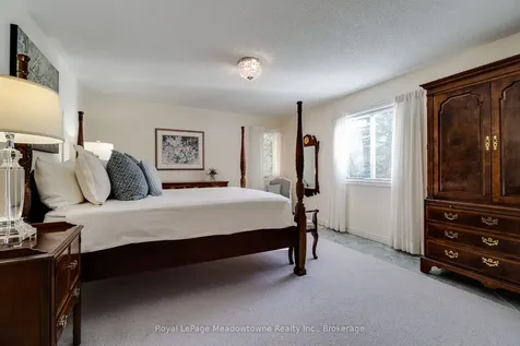 20 Arbordale Walk Guelph ON N1C 4X7