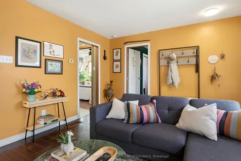 364 Tragina Avenue N Hamilton ON L8H 5E5