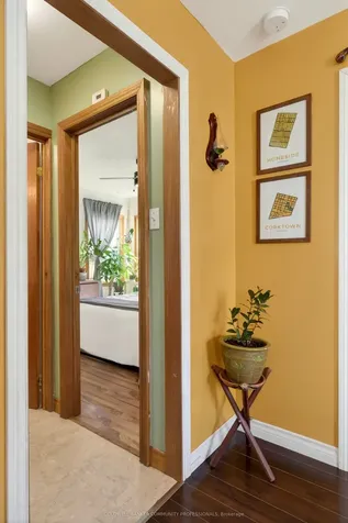 364 Tragina Avenue N Hamilton ON L8H 5E5