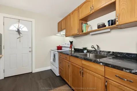 364 Tragina Avenue N Hamilton ON L8H 5E5
