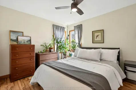 364 Tragina Avenue N Hamilton ON L8H 5E5