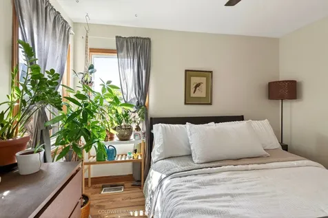 364 Tragina Avenue N Hamilton ON L8H 5E5