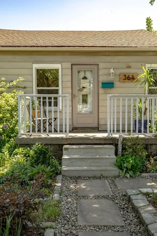 364 Tragina Avenue N Hamilton ON L8H 5E5