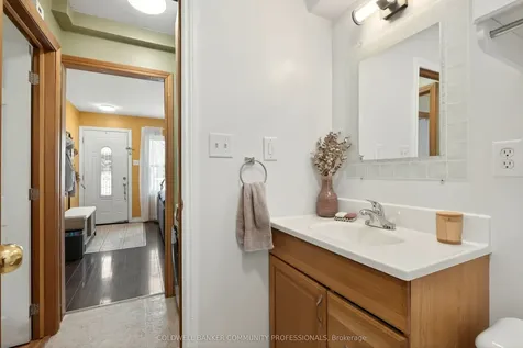 364 Tragina Avenue N Hamilton ON L8H 5E5