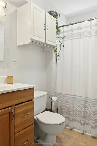 364 Tragina Avenue N Hamilton ON L8H 5E5